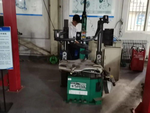 青春奉獻(xiàn)展風(fēng)采，志愿服務(wù)踐初心——車輛工程學(xué)院開展建黨百年百場志愿服務(wù)之校園清掃活動